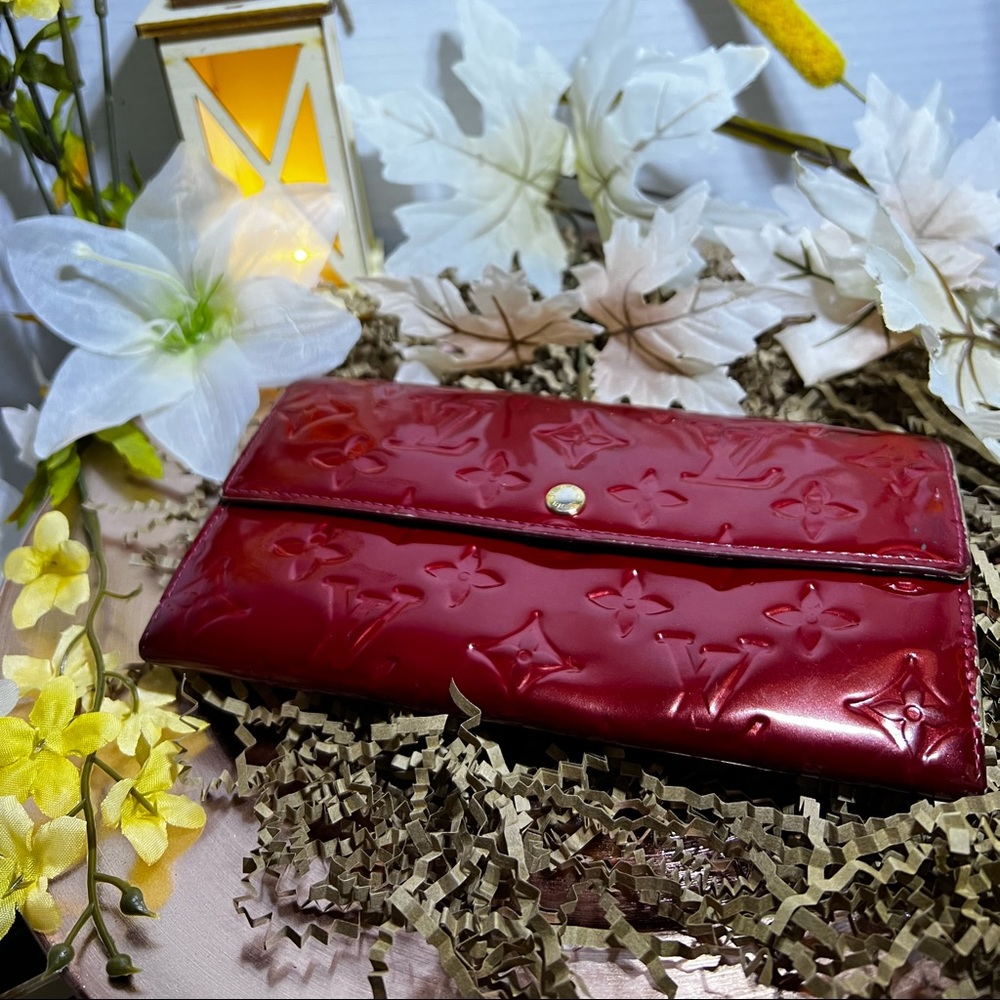 Authentic Louis Vuitton Long Bifold Sarah Wallet